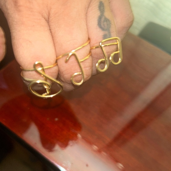 “Send Ur Price?” Elegant Gold Initial “MUSIC NOTE” Set Ring’s - Picture 2 of 4